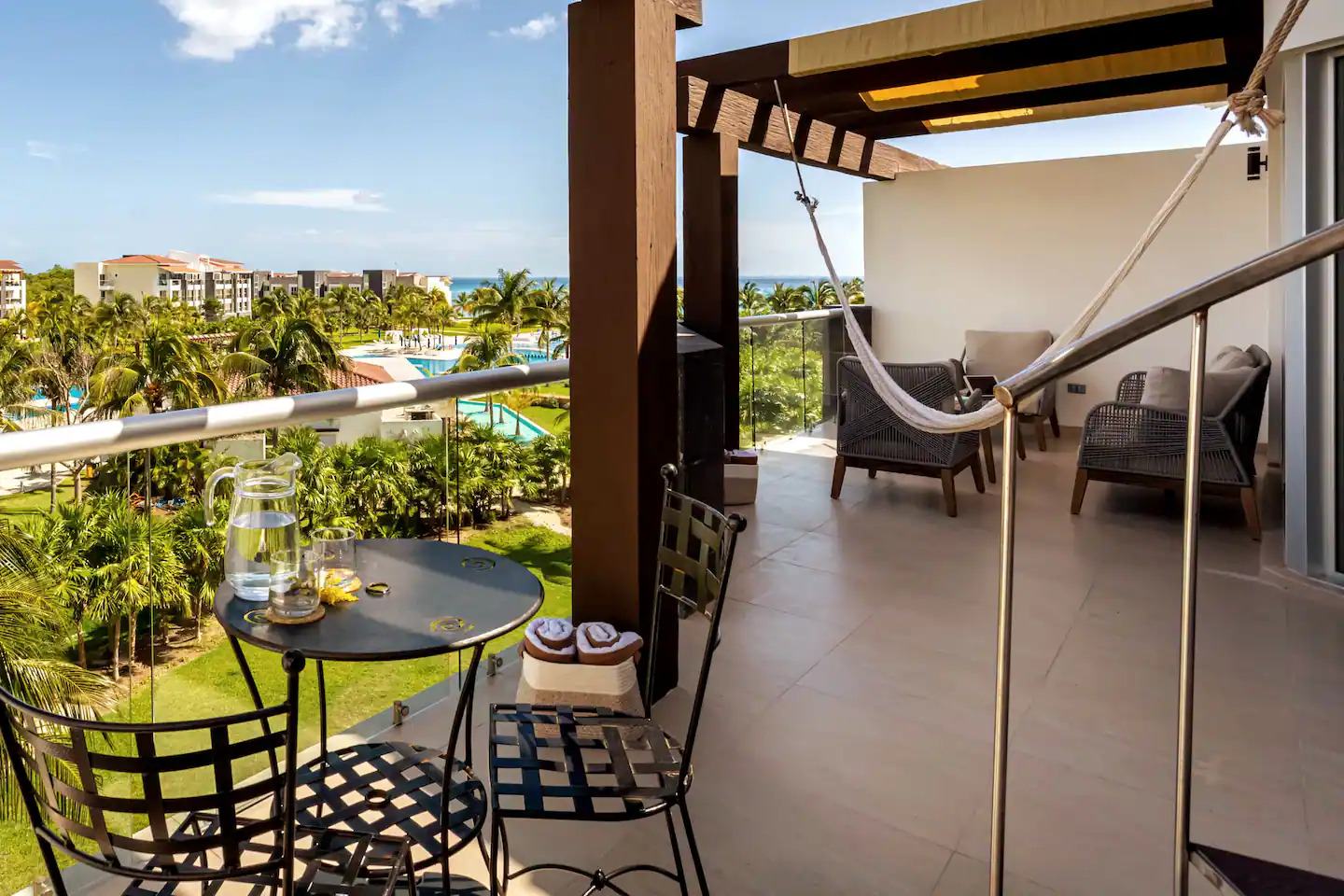 Furnished terrace with a view of the ocean